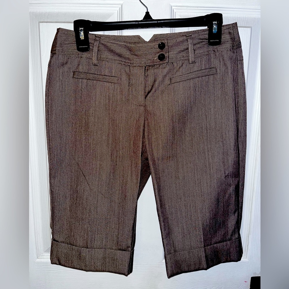 Tracy Evans Limited gray capris